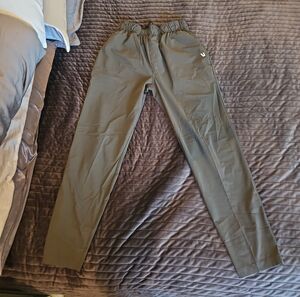 Vuori Men's Dark Green Joggers